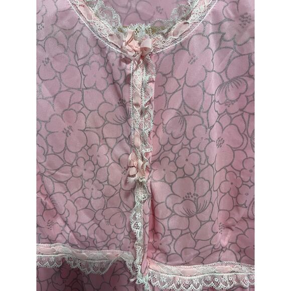 Vintage pink and silver dressing gown - Picture 2 of 8